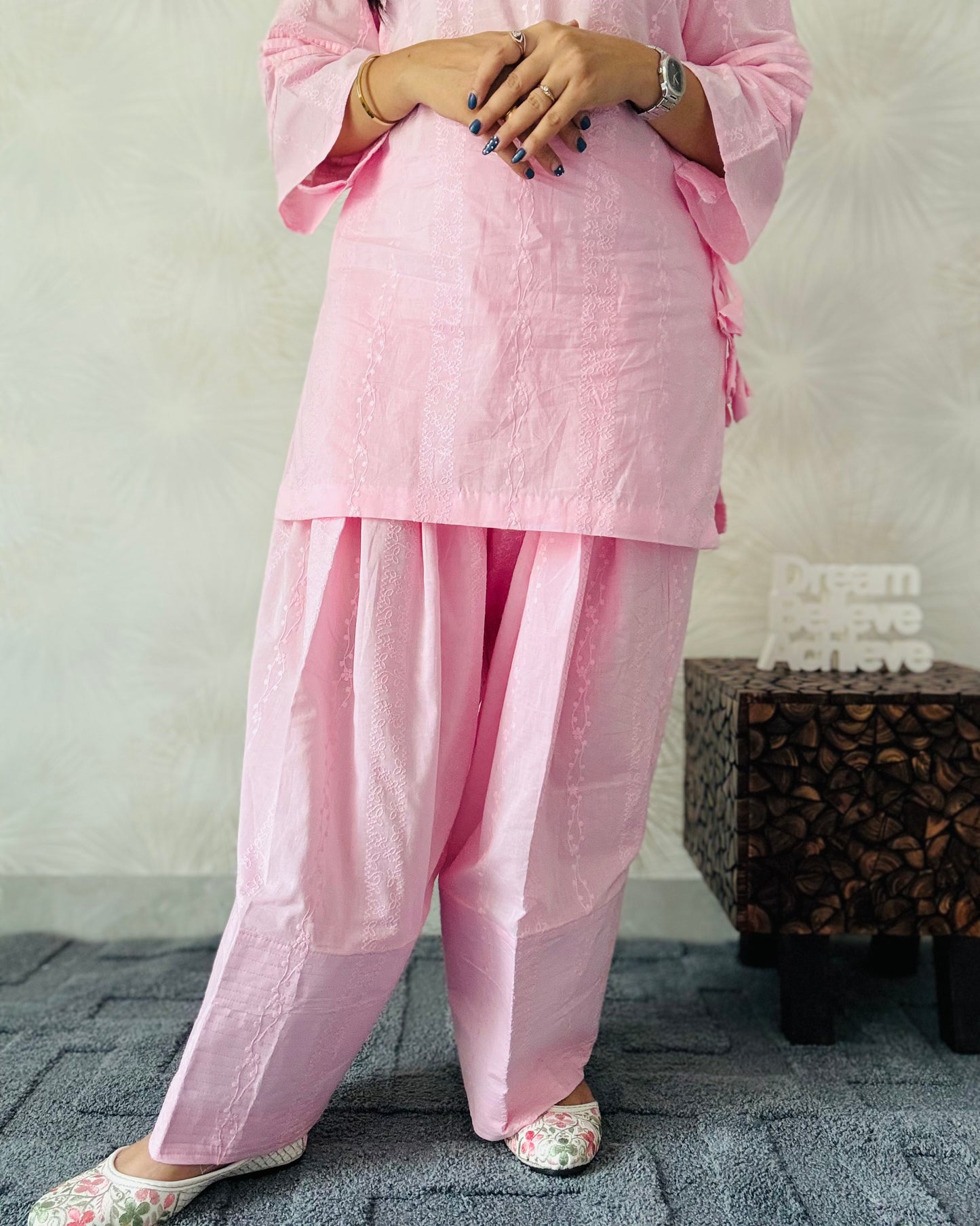 Gulabi Nazakat Set