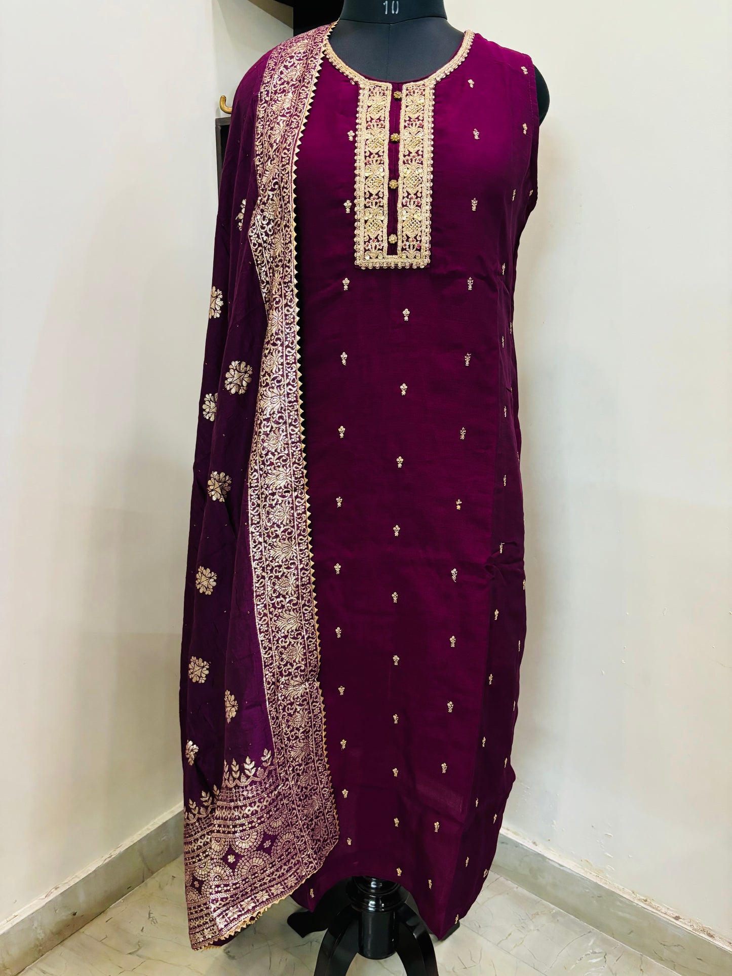 Banarasi Bliss Suit set