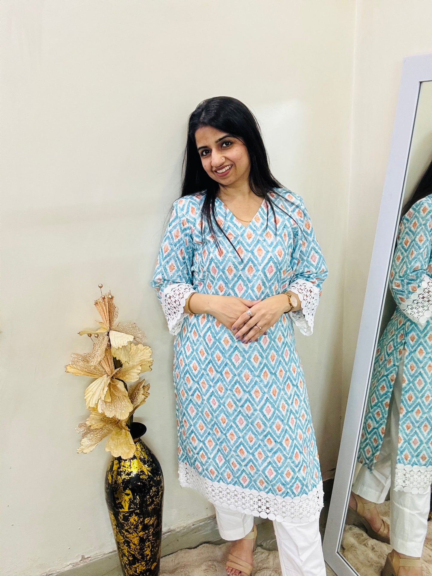 Noor-e-chikan Kurta Set