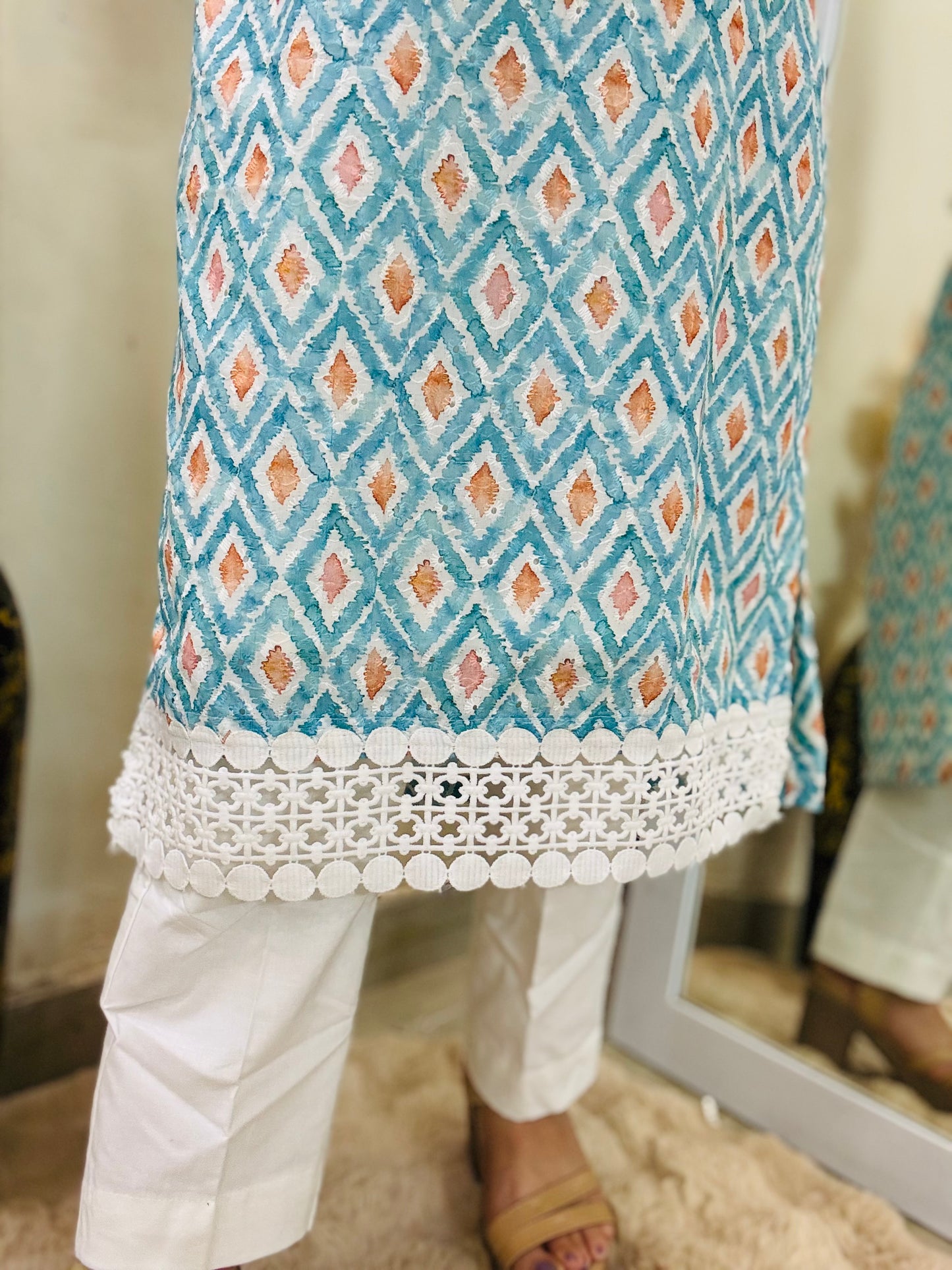 Noor-e-chikan Kurta Set