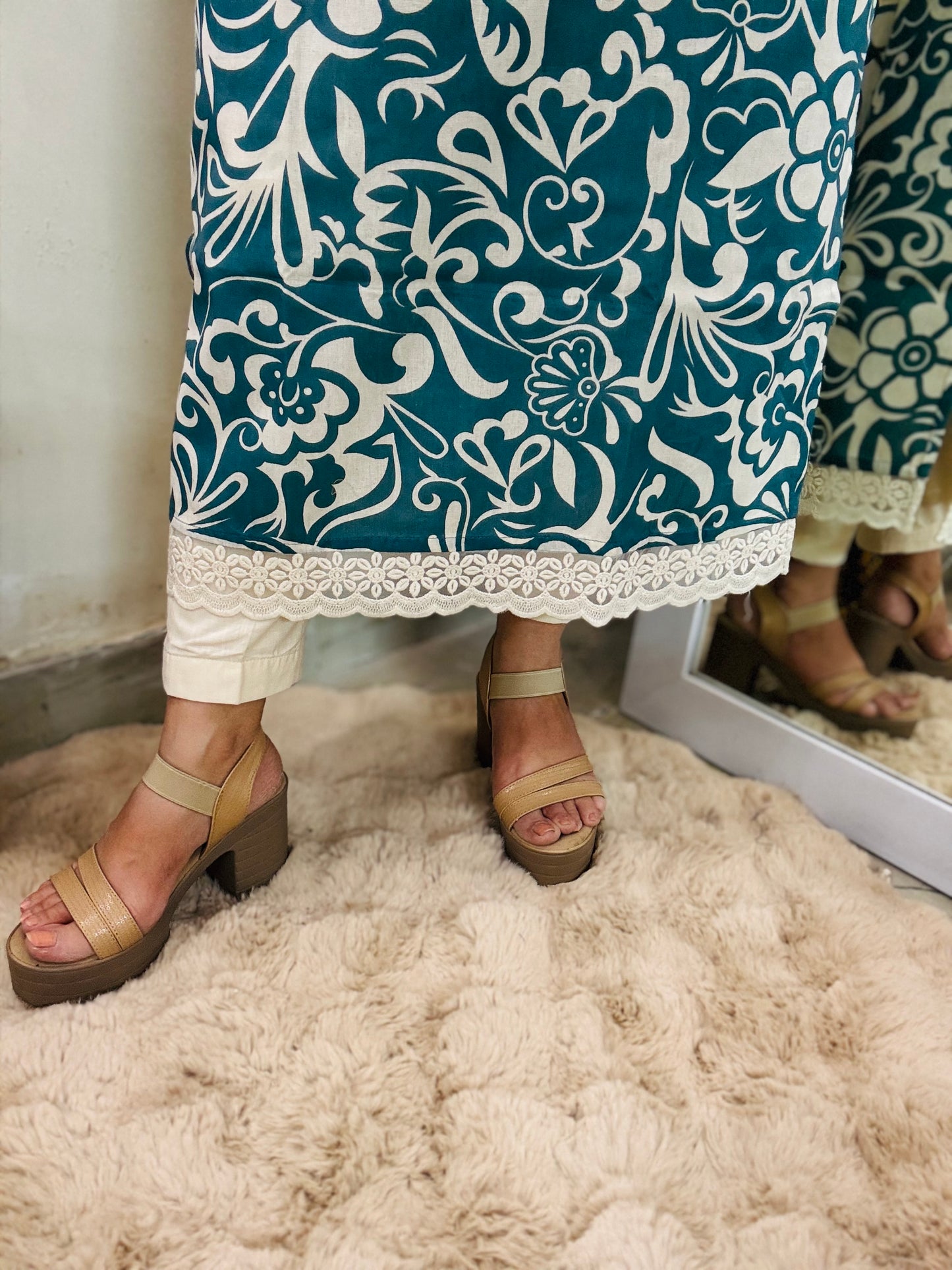 Mehfil Kurti