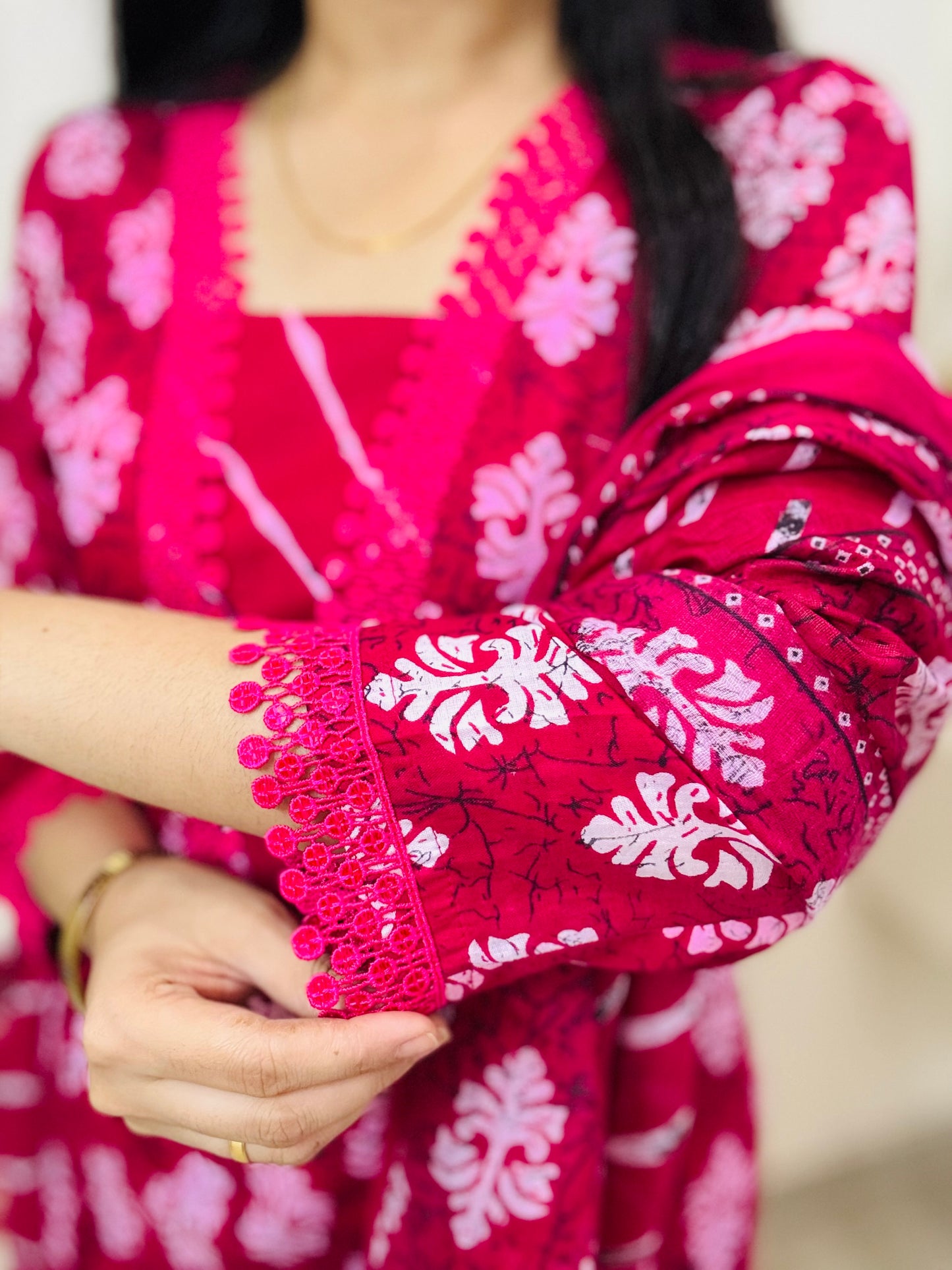 Gulabi Nazakat Suit Set